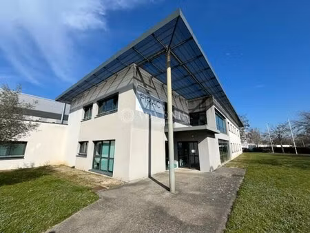 location local d’activités poissy 78300 3128m²