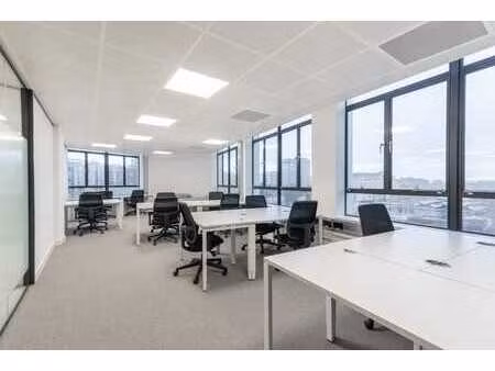 un bureau pour 50 employés à spaces berchem station post x