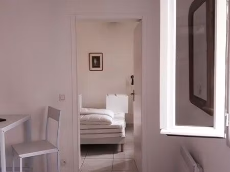 f2 entièrement meublé