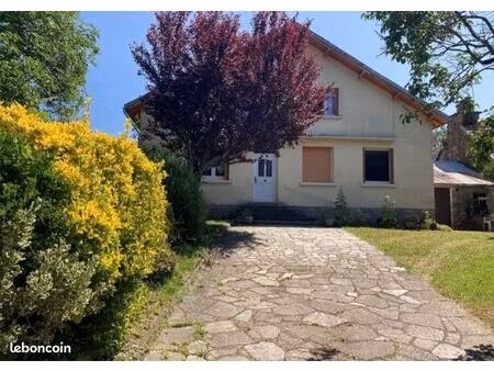maison 130m2 + 2 parcelles de bois