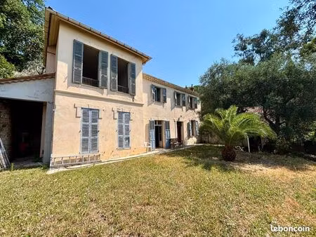 villa 6 pièces 120 m²