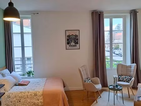 27m2 studio rénové traversant