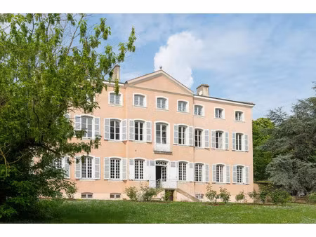 maison de luxe à vendre à lancié