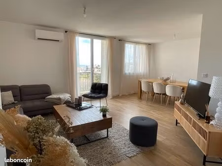 bastia annonciade : beau t3 de 70 m² avec terrasse vue mer et parkings