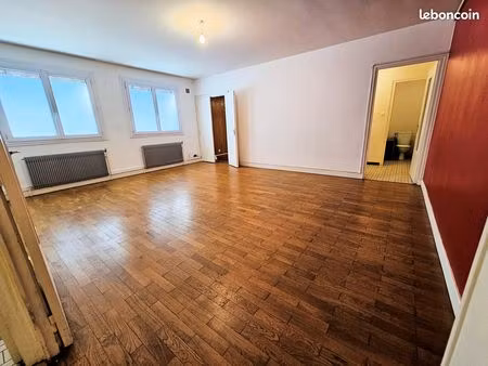 spacieux 2 pièces de 63 m2 sur lyon 3ème avec parking privé