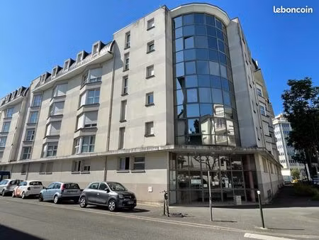 studio 1 pièce 27 m²