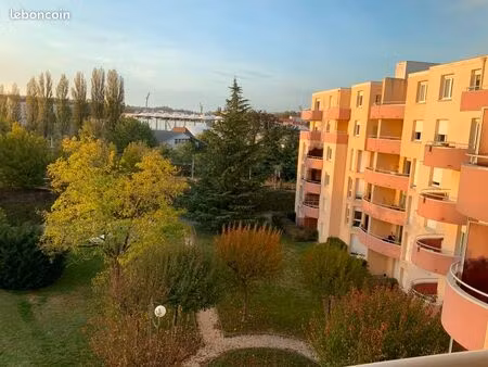 appartement t2 rénové  calme et lumineux résidence le corum (rue xavier marmier)