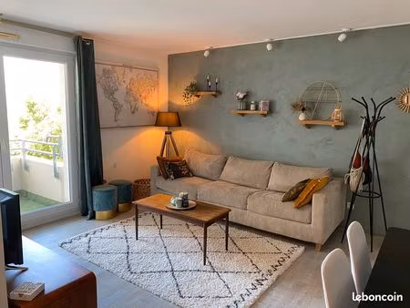 t2 meublé 53 m² – chartrons – balcon  parking privé  ascenseur – bail mobilité 10 mois - t