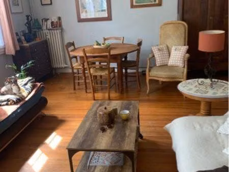 très grand studio 38m2 au 48 avenue gambetta