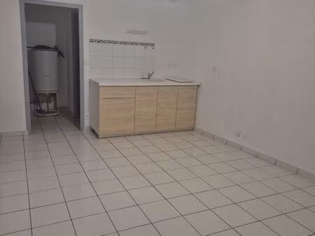 studio + eau et elec compris