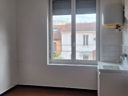 t1 proche de la doua