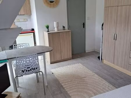 beau studio meublé proche centre angoulême