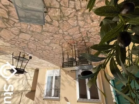 chambre 1 pièce 11 m²