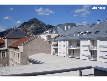 studio 1 pièce 30 m²