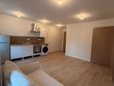 à louer superbe t3 meublé neuf de 45 m² – première location – centre du grand-lemps