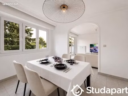 chambre 1 pièce 13 m²