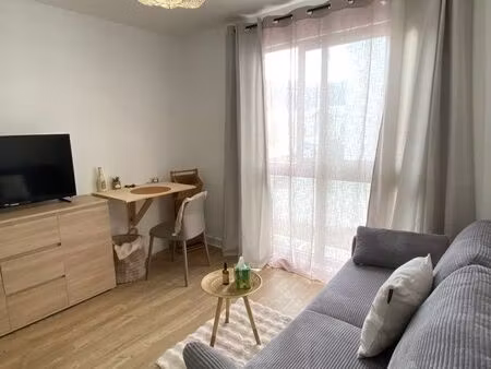 studio premium meublé & équipé – centre-ville de saint-denis – parking privé