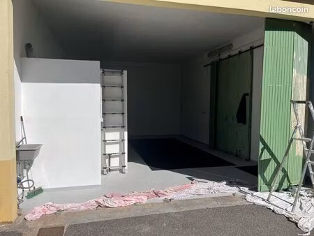 à louer garage / entrepôt / box