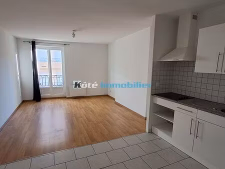 studio 1 pièce 27 m²