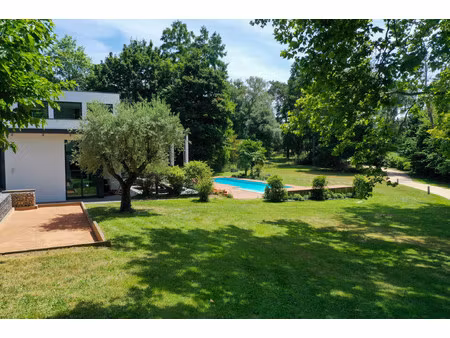 maison de luxe à vendre dans le quartier basses-barolles