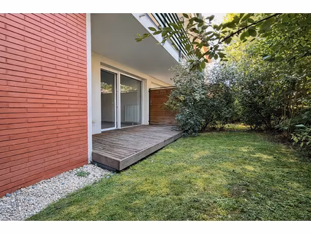 a vendre : appartement t2 en rez-de-jardin / vendu libre /avec stationnement / secteur tou
