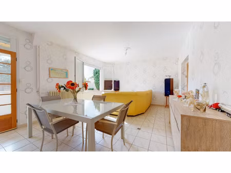 maison 5/6 pièces de 160 m2 avec jardin