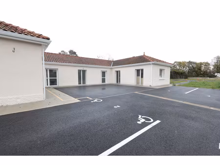 villa en partie rénovée en maison d'accueil de jour pour sen