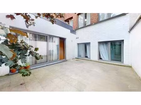 cinquantenaire: appartement 1 chambre avec cour interieure