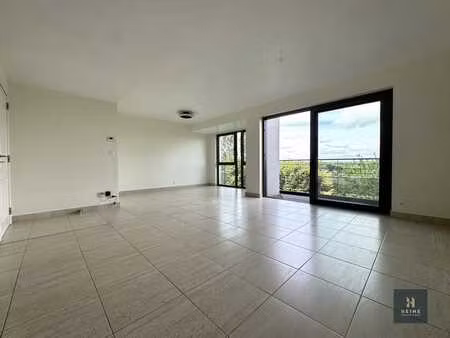 bel appartement 2 chambres avec terrasse