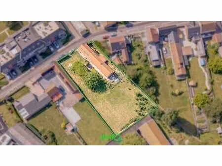 double maison siuée sur un secteur recherché.