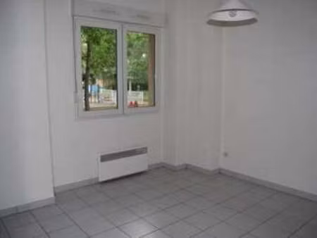 location appartement t1 à grenoble (38000) : à louer t1 / 24m² grenoble