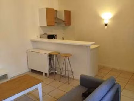 location appartement 2 pièces meublé à besançon (25000) : à louer 2 pièces meublé / 32m² b