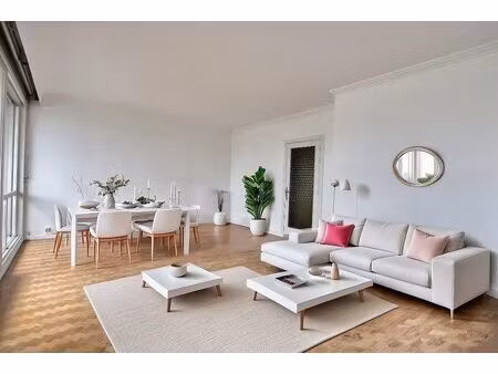 saint- alyre-t4 traversant deux chambres -box -loggia +cave
