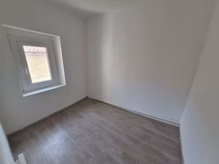 avignon intra-muros  appartement à vendre 35 m²  3 pièces (1 chambre + 1 bureau)  parfait 