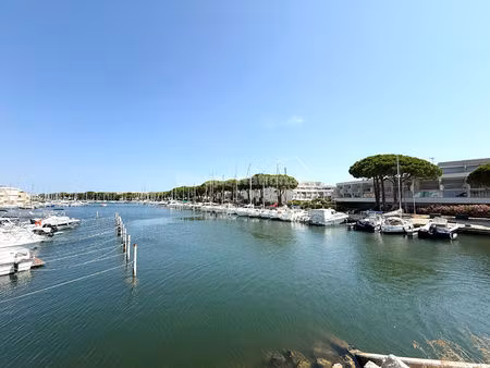 charmant appartement avec terrasse sur le port
