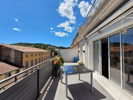 f3 avec terrasse et garage