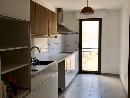 t3 bis de 110m2 quartier gambetta / jeu de paume