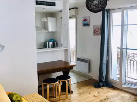 studio de 29m2  avec balcon de 5m2  situé allée des cavalier