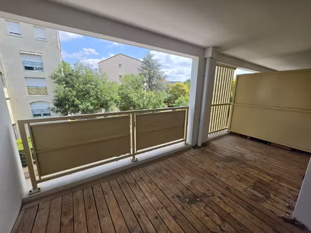 à louer t3 de 62 59 m2 avec terrasse et parking toulouse
