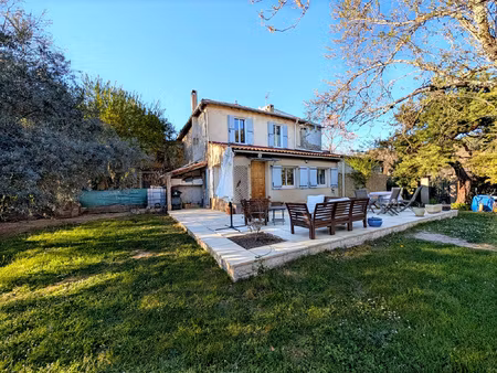 charmante maison avec 3 chambres à peypin-d'aigues