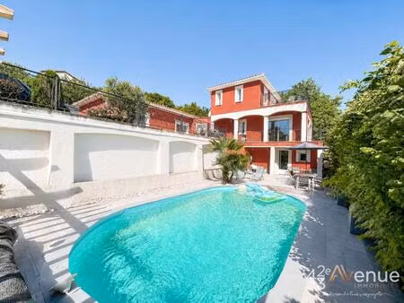 maison avec piscine de 180m2