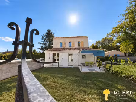 maison en pierre entièrement rénovée -- 3 chambres -- jardin c