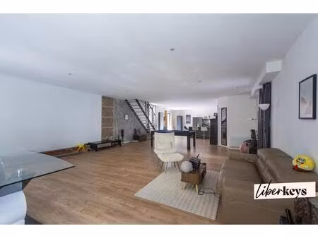 maison de ville d'exception avec patio  terrasse  garage et stationnements – cœur de salon