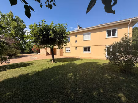 à découvrir absolument ! grande maison de famille à 10 min de mâcon