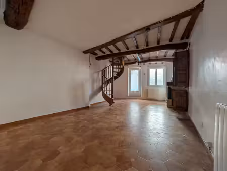 charmante maison t4 de village en pierre avec extérieur  à m