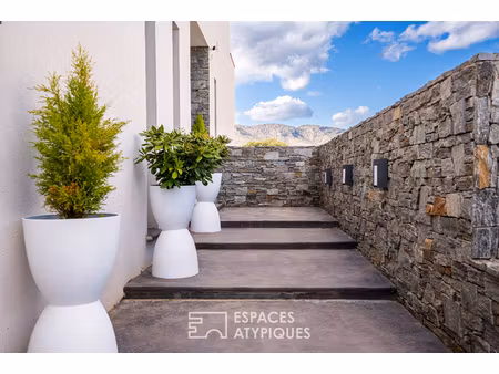 superbe villa contemporaine avec vue imprenable sur les massifs