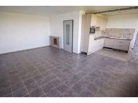 appartement rénové 2 chambres à louer idéalement situé