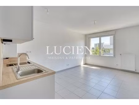 t1 25 58 m² avec box fermer