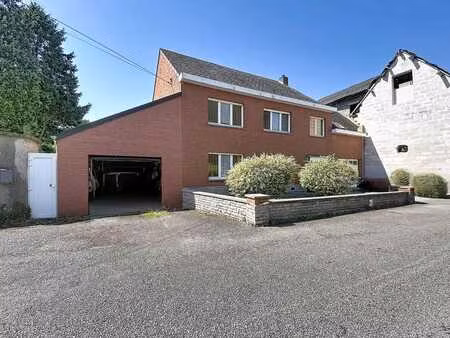 maison familiale 4 chambres avec garage et jardin