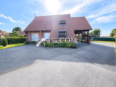 maison individuelle posée sur un terrain de 3672 m²!